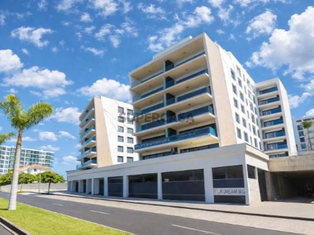 Apartamento T2 com Vista Mar na Estrada Monumental Funchal