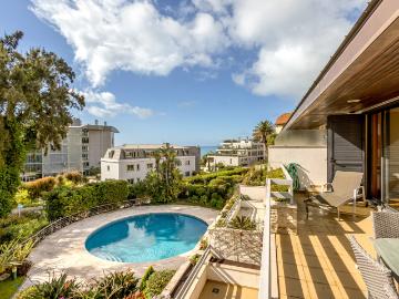 Apartamento T2 com vista mar no Monte Estoril em Cascais