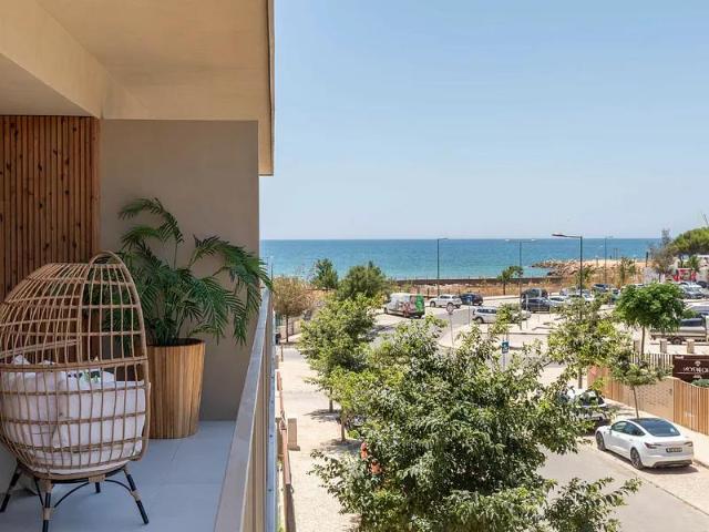Apartamento T2 com vista mar a pé da praia 106m² Quarteira
