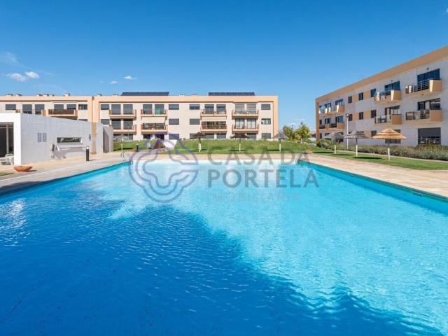 Apartamento T2 com Vista Mar Deslumbrante em Condomínio Fechado com Piscina, em Paço de Arcos