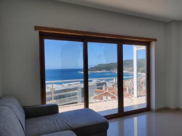 Apartamento T2 com vista mar e parqueamento
