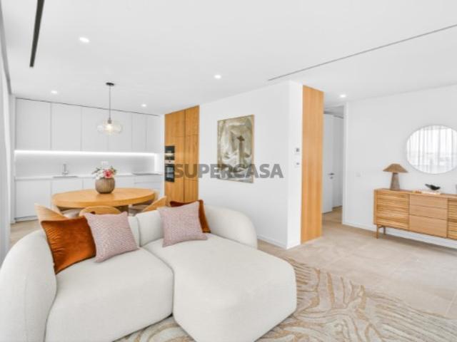 Apartamento T2 com vista mar e terraço de 63 m², Lagos, Algarve