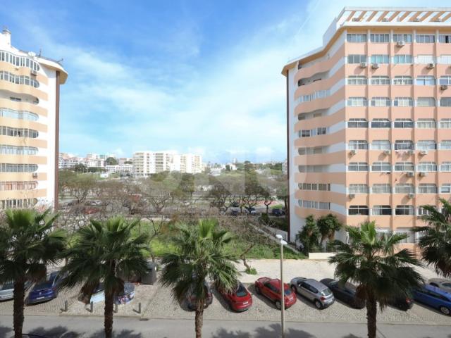 Apartamento T2 com vista mar em Quarteira