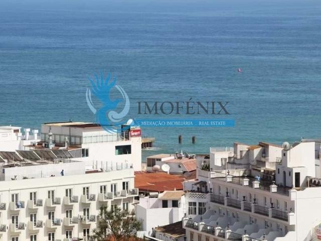 Apartamento T2 com vista mar localizado no Cerro de Malpique. 107m² Albufeira e olhos de água