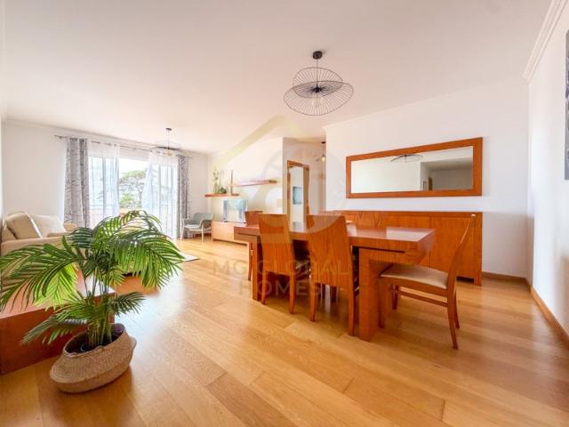 Apartamento T2 com Vista Mar para Arrendamento no Caniço