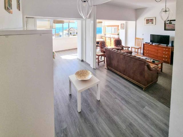 Apartamento T2 com Vista Mar para Arrendamento Anual na Praia da Rocha
