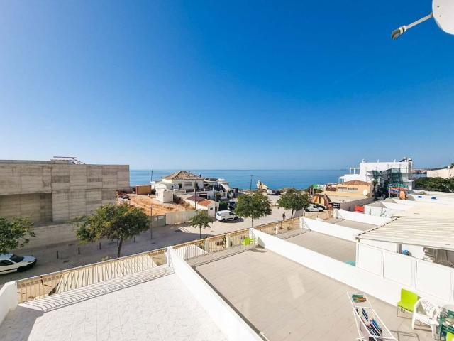 Apartamento T2 com Vista Mar para Arrendamento Anual na Praia da Rocha