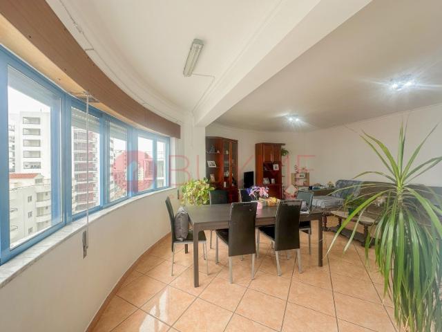 Apartamento T2 com vista mar Quarteira
