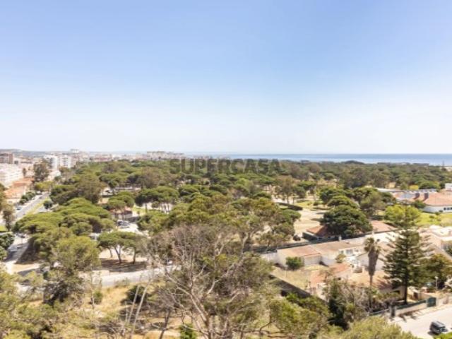 Apartamento T2 com Vista Mar, Rio e Serra | Torres de São João da Caparica | Elevador