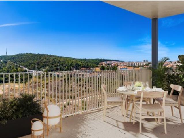 Apartamento T2 com Vista Soberba para Venda em Campo de Ourique, Lisboa