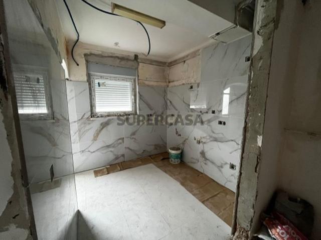 Apartamento T2 com Vista Panorâmica em Queluz, Sintra