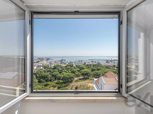Apartamento T2 com vista para o rio
