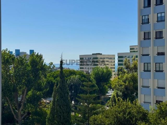 Apartamento T2 com vista, Quinta do Marquês, Oeiras