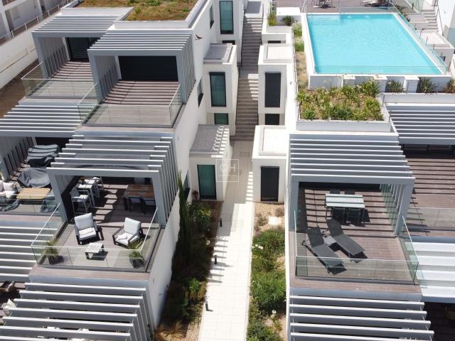 Apartamento T2 com Vista Ria no Coração de Fuseta – Onde a Tradição Encontra a Elegância