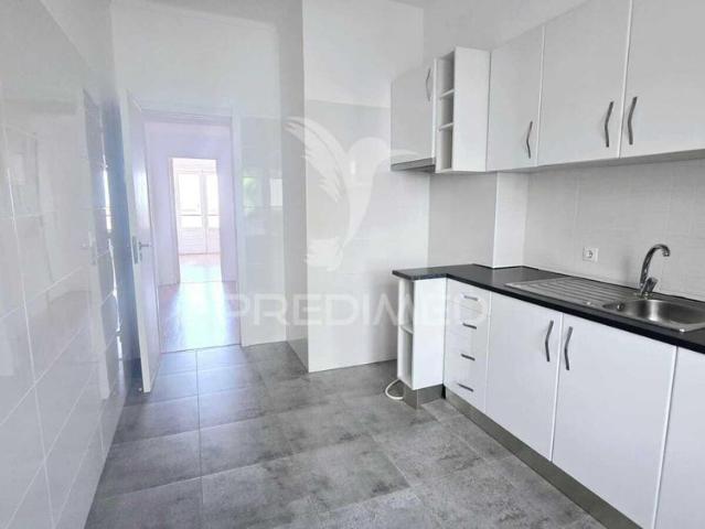 Apartamento t2 com vista rio na póvoa de santa iria