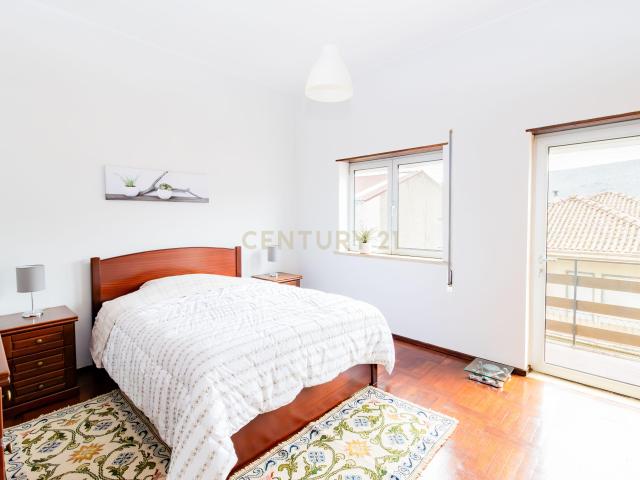 Apartamento T2 com vistas deslumbrantes para a Serra em Mira de Aire, Porto de Mós!