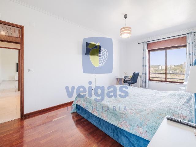Apartamento T2 como novo, equipado e mobilado em Fitares