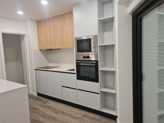 Apartamento T2, como novo, pronto a habitar em São João da Madeira