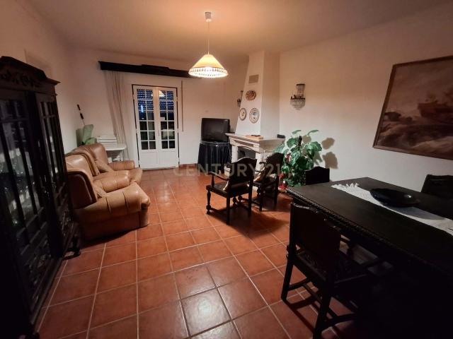 Apartamento T2 convertido em T3 com Lic. AL