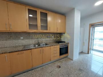 Apartamento T2 convertido em T3