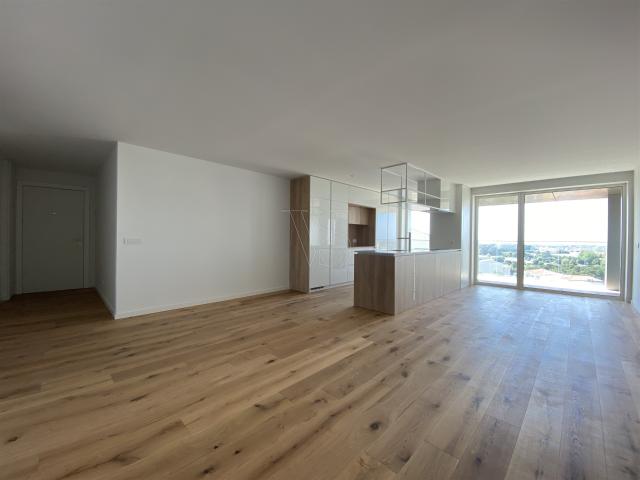 Apartamento T2 Cond. Fechado c/varandas 16 m2 Jardim Arca d´Água