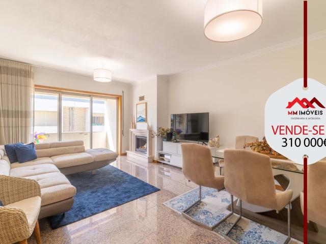 Apartamento T2 | Condomínio Fechado | Maia | Varandas | Box