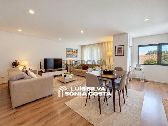 Apartamento T2, Construção de 2019, Varanda, Garagem & Elevador Grijó, Vila Nova de Gaia