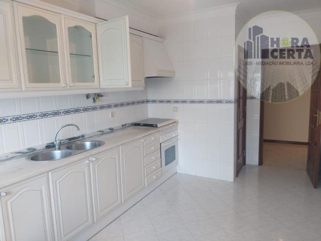 Apartamento T2 c/parqueamento em Algueirão Mem Martins!