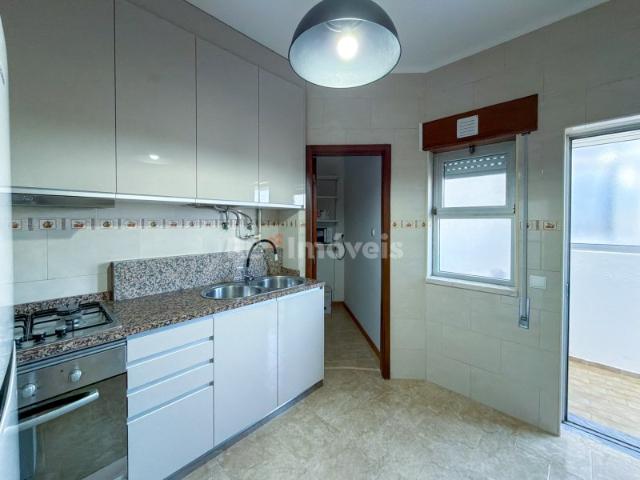 Apartamento T2 de 1º andar, para arrendamento no Entroncamento