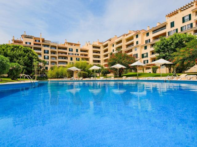 Apartamento T2 de Luxo com Vista Mar na Guia, Cascais
