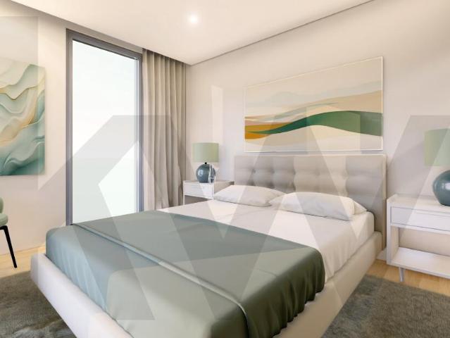 Apartamento T2 de Luxo com Piscina no Rooftop – Praia da Consolação