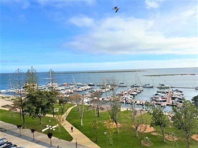 Apartamento T2 de Luxo em Olhão — Exclusividade Frente à Ria 122m² Olhão