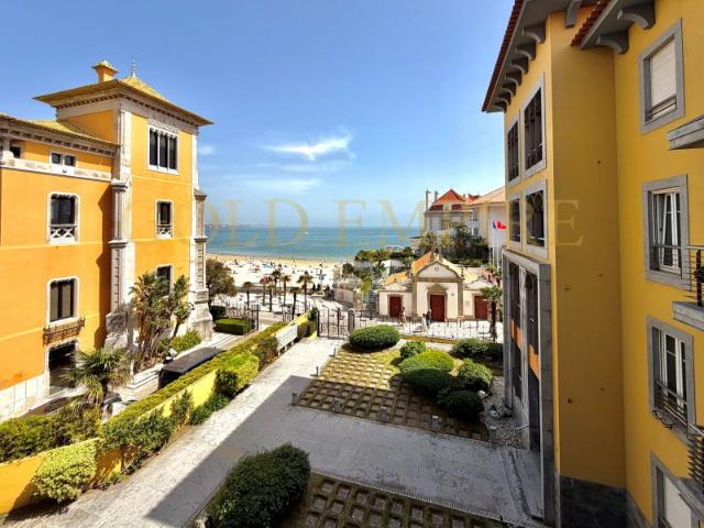 Apartamento T2 de Luxo em Primeira Linha de Mar Centro Histórico de Cascais