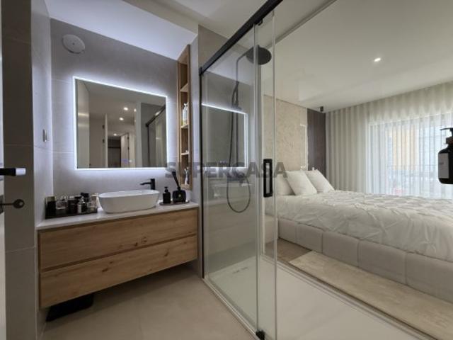 Apartamento T2 de Luxo | Terraço | Parqueamento | Sobreda