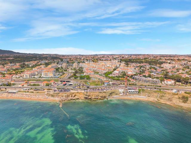 Apartamento T2 de Luxo Totalmente Renovado com Vista Mar 180. 204m² Carcavelos e Parede