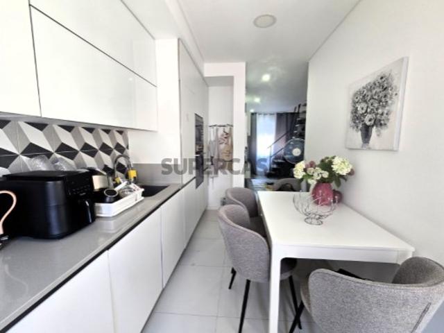 Apartamento T2 Duplex remodelado no Lavradio