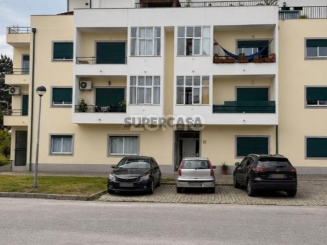 Apartamento T2 Duplex com Terraço e Potencial de Rentabilidade l Viseu