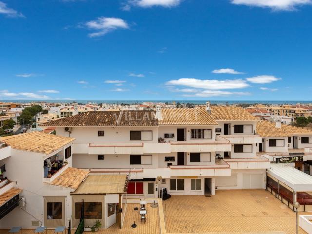 Apartamento T2 Duplex com vista mar remodelado, mobilada e e. 105m² Albufeira e Olhos de Água