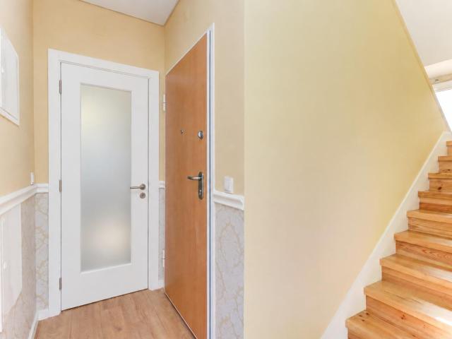 Apartamento T2 Duplex com 140m2, em Massamá