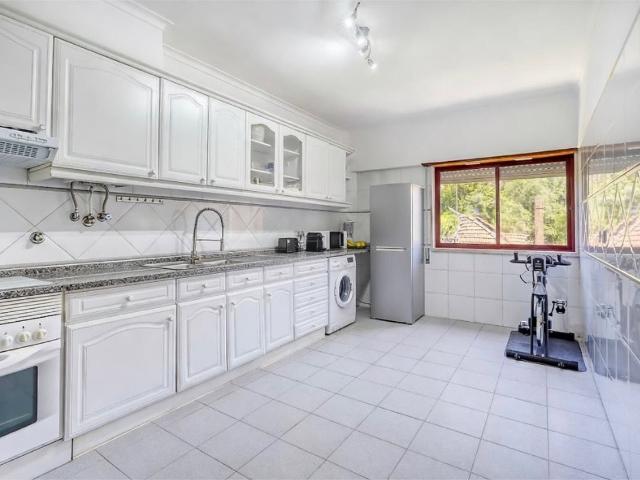 Apartamento T2 Duplex com 116m2, excelente layout 121m² Rio De Mouro