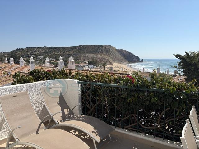 Apartamento T2 Duplex Completamente Renovado e Vista Panorâm. 71m² Luz