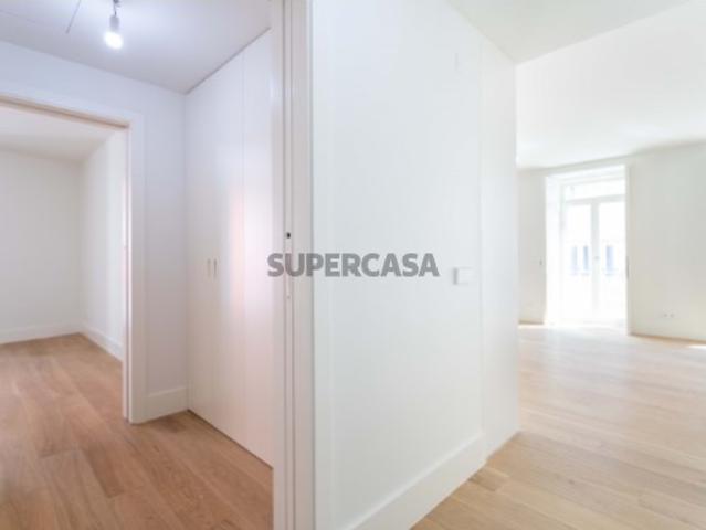 APARTAMENTO T2 DUPLEX DE LUXO, A 3 MINUTOS DA AV. DA LIBERDADE