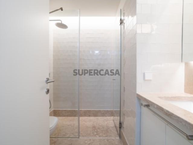 APARTAMENTO T2 DUPLEX DE LUXO, A 3 MINUTOS DA AV. DA LIBERDADE