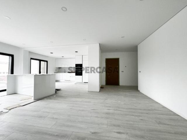 Apartamento T2 duplex, em construção, para venda no Montijo
