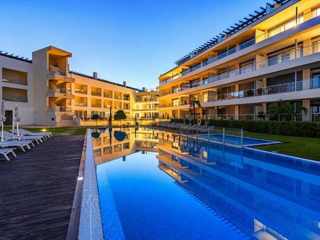 Apartamento T2 Duplex em Empreendimento Frente ao Golfe em V. 214m² Quarteira