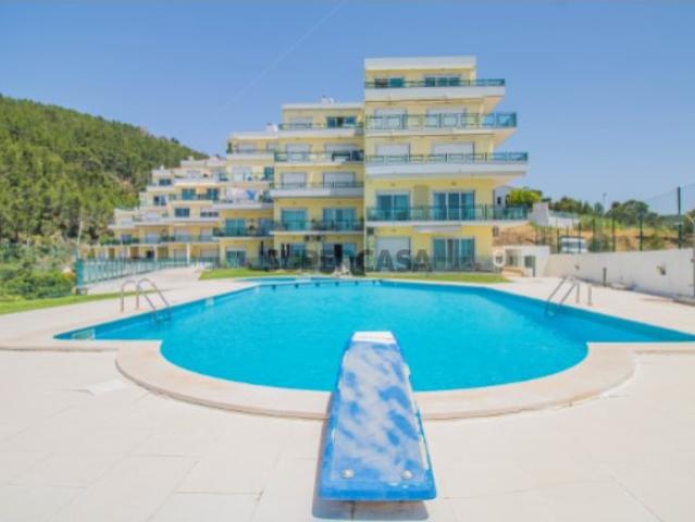 Apartamento T2 Duplex em Sesimbra com Piscina e vista Mar