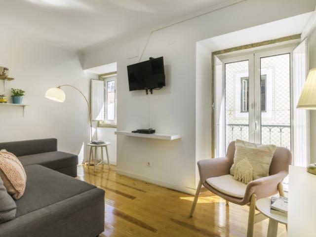 APARTAMENTO T2 DUPLEX | LICENÇA ALOJAMENTO LOCAL TRANSMISSÍVEL | SANTA MARIA MAIOR | LISBOA