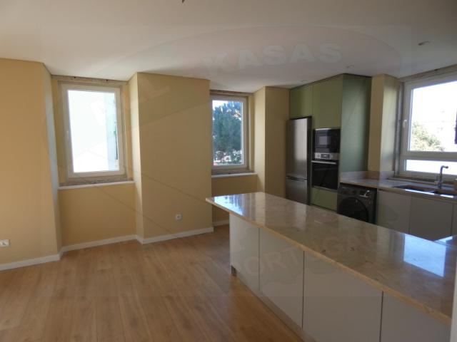 Apartamento T2 duplex, Massamá