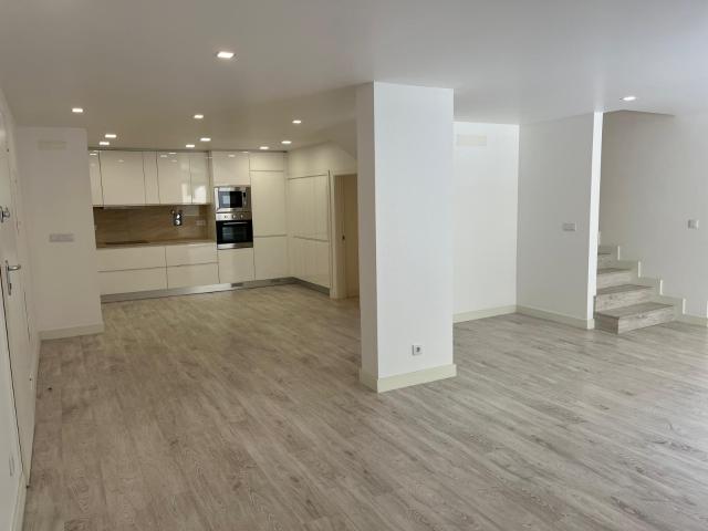 Apartamento T2 duplex novo a estrear com garagem. valor não negociável