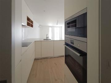 Apartamento T2 duplex novo localizado no centro histórico em S. Vicente em Braga para arrendamento